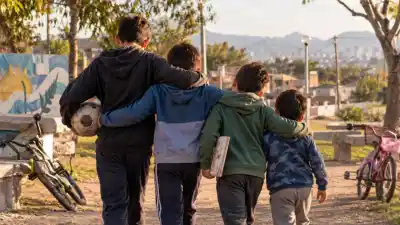 Cuatro hermanos de Córdoba no se separan: buscan una familia que los adopte a todos juntos