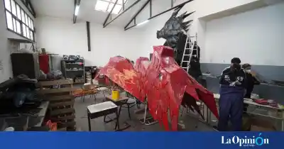 Después de 12 años, el Poli vuelve al desfile de carrozas: la sorpresa que preparan los alumnos