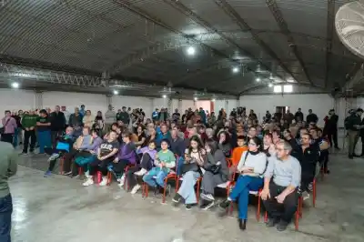 Compraron su casa hace años y todavía no tienen escritura: tres barrios se pusieron en marcha