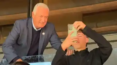 Alfaro volvió al Coloso y los hinchas hicieron algo que él no esperaba