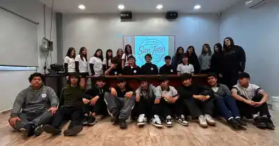 Estudiantes sanjuaninos crearon su propio diario en un programa de emprendedurismo: así funciona