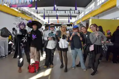 La Nave Cultural se llenó de gente, pero el bingo se llevó todo el protagonismo