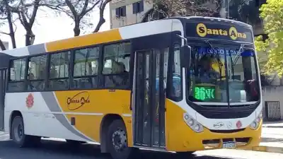 Los colectivos en la ciudad se preparan para un nuevo golpe al bolsillo: desde cuándo rige