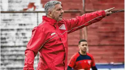 Monasterio avisó que Los Andes va a la cancha de Colón a jugarse algo grande