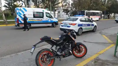 Un perro se le cruzó en plena Yrigoyen y terminó en el hospital: qué pasó con el motociclista