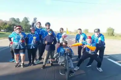Pedalean 500 kilómetros hacia Itatí y a 80 del inicio ya los esperaba algo inesperado