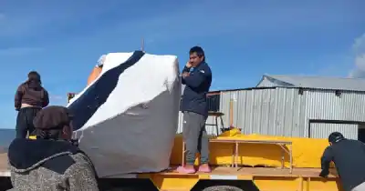I Yenu Jono ultima una carroza que mantiene a todos en suspenso en Río Gallegos