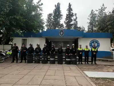 Entró a la celda con una faca casera y lo que pasó después conmocionó a la seccional