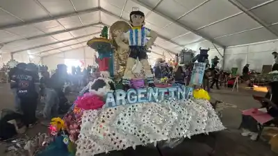 FNE 2026: los estudiantes que armaron un carruaje con tapitas, corchos y un guiño que nadie esperaba