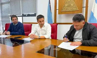 El ministro pampeano que comparó los números de Milei con un puente que sale 7 mil millones