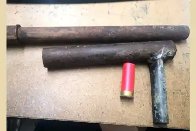 Le apuntó con una "tumbera" para robarle la moto, pero un detalle lo dejó a pie
