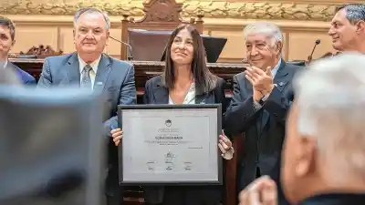 El Senado de Santa Fe lo despidió con un aplauso, pero él ya había dejado algo imborrable