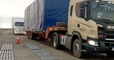 Vialidad controla camiones en dos rutas de Santa Cruz: el pedido a los conductores