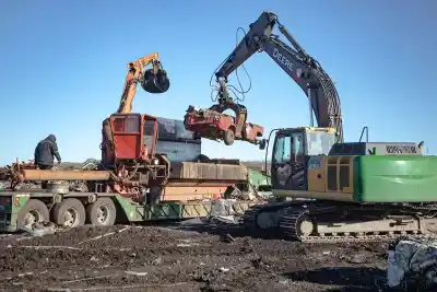 Río Grande sale a cazar chatarra en los barrios: el 147, la vía para avisar