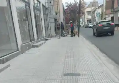 La calle que se convirtió en un peligro: "Hace una semana que no se puede pasar"