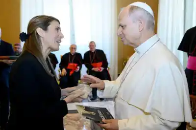 El libro que viajó de Merlo al Vaticano y ya pasó por las manos de dos papas