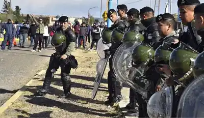 El gremio anunció bloqueos en tres plantas del cordón industrial, pero aparecieron los gendarmes