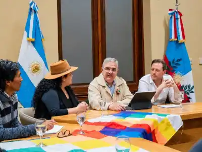 Jalil recibió a los caciques de Belén: qué prometió y qué les entregó en Casa de Gobierno