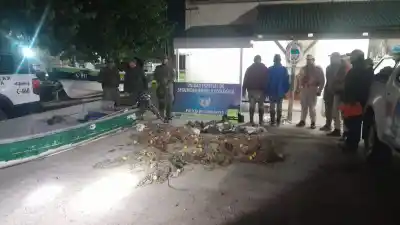 Dos santafesinos pescaban en el Paraná: lo que hallaron a bordo los dejó complicados