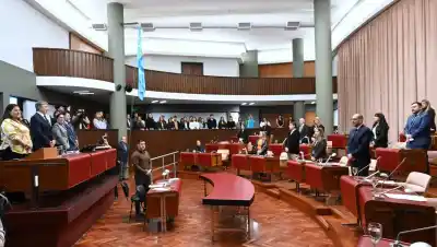Chubut puso un techo a los descuentos por préstamos: cuánto te pueden sacar del sueldo
