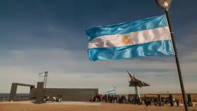 Weretilneck se planta por Malvinas: la ley que apunta a quienes explotan recursos sin permiso