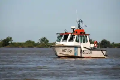 Dos primos de 16 años entraron al río a jugar y sus pertenencias quedaron solas en la orilla