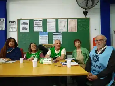 Jubilados de Roca se plantaron frente a una situación que ya dejó dos muertos