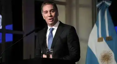 Santilli apuntó contra los libertarios de Salta y les marcó la cancha: "A mí no me parece bien"