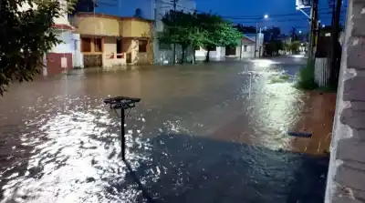 Olavarría bajo el agua: el temporal que colapsó la ciudad y dejó a vecinos en alerta