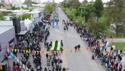 Cipolletti busca instituciones para su desfile: la fecha límite que nadie quiere dejar pasar