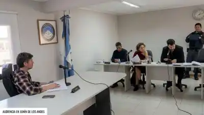 Lo esperó en el parador con un cuchillo y una amenaza: "Te voy a matar"