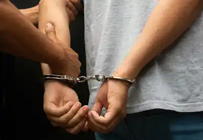 Robó $2.800.000 con un inhibidor en Machagai y la policía lo esperó con una orden bajo el brazo