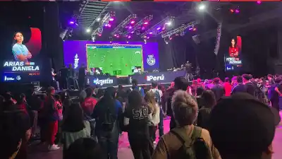 Dos jujeños arbitrando la final que Argentina le ganó a Chile y un festejo que no pudieron hacer