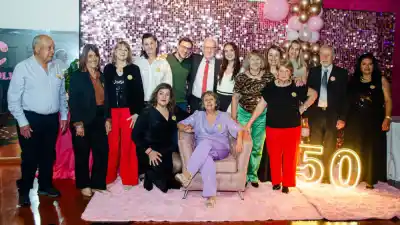 LALCEC Apóstoles sopló 50 velas y una voluntaria de 99 años se robó todos los aplausos