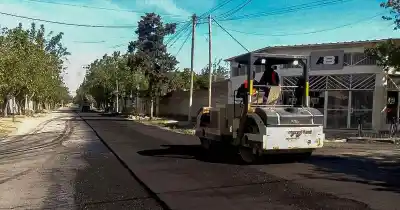 Máquinas en Laprida: la calle que cambia de cara en Caucete