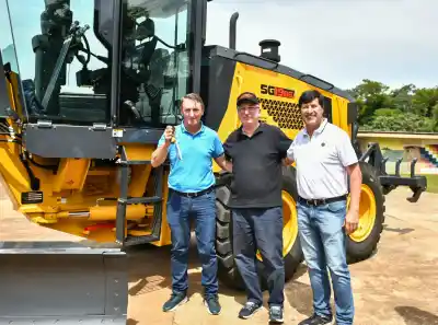 Dos municipios recibieron maquinaria clave para los caminos rurales: por qué la necesitaban con urgencia