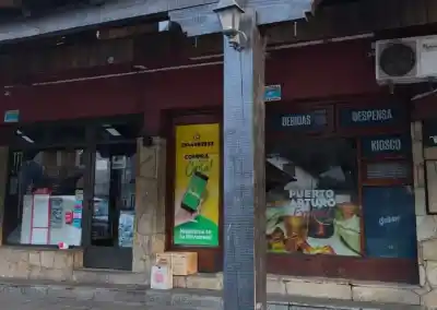 Le puso pasadores nuevos a la puerta para blindar el local: 20 segundos después ya estaba adentro