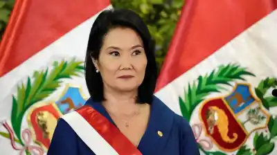 Keiko Fujimori cumplió un mes en el poder y las encuestas ya le marcan un problema serio