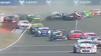 Neuquén se estremece: el caos en la pista que dejó fuera a seis pilotos del TC