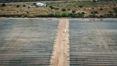 Deán Funes tiene un nuevo gigante de energía: 58.500 paneles y una inversión millonaria