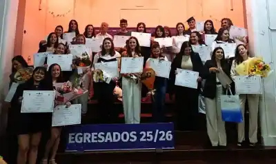28 egresados, dos carreras nuevas y un cambio que ya llega a siete localidades