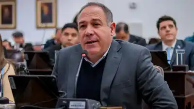Cristian Pérez apuntó contra los libertarios y defendió el aporte de 29 empresas para los comedores
