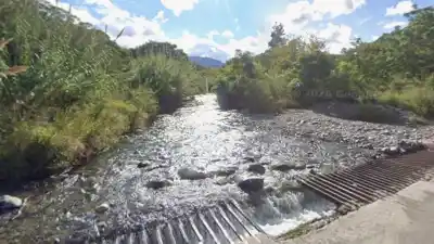 Denuncian que construyeron sobre el río El Tala y ahora la Justicia quiere saber quiénes son