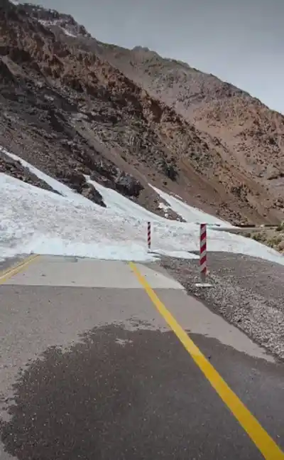 El camino a Chile sigue cortado y las imágenes que llegaron desde el otro lado no dejan lugar a dudas
