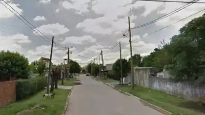 Llamó al 911 y dijo que la encontró muerta, pero las uñas de ella lo complicaron