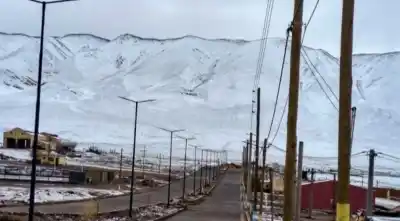La Puna amaneció bajo un manto blanco: el detalle que sorprendió a los vecinos