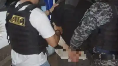 Lo esperó en la esquina con un cuchillo: el mensaje que lo hundió
