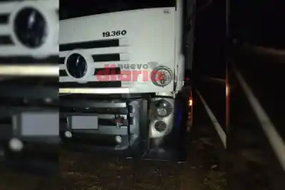 Un camión embistió algo en plena oscuridad de la Ruta 16 y los dos chaqueños se llevaron el susto de su vida