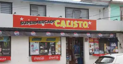 Robaban en un supermercado de Punta Arenas y los clientes les cerraron la salida: lo que hicieron después los complicó