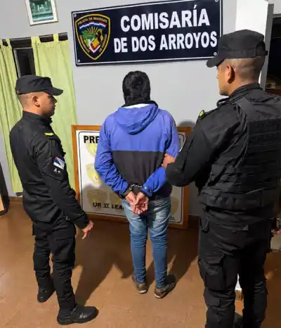 Pedía plata puerta por puerta con la excusa de una hija enferma: lo que descubrió la Policía